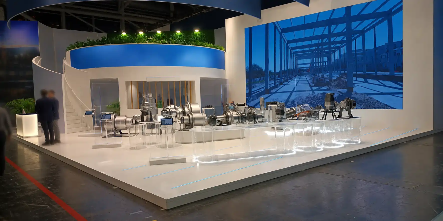 Main 8 x 6 m LEDWall integrated into exhibition stand